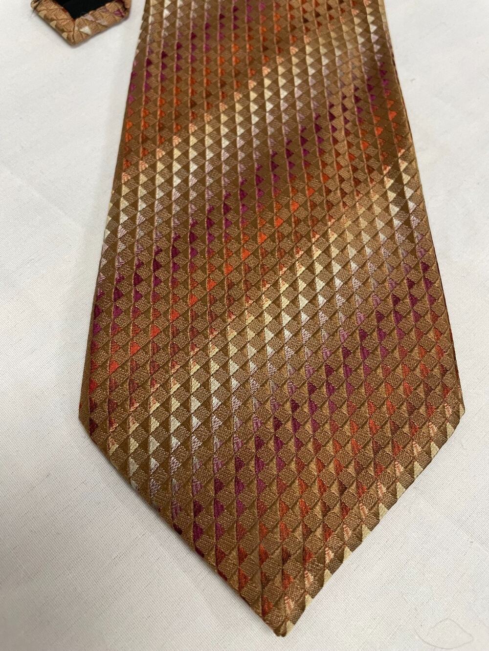 Kenneth Cole 100% Silk Men's Tie Distinctive Iridescent Orange Geometric Pattern